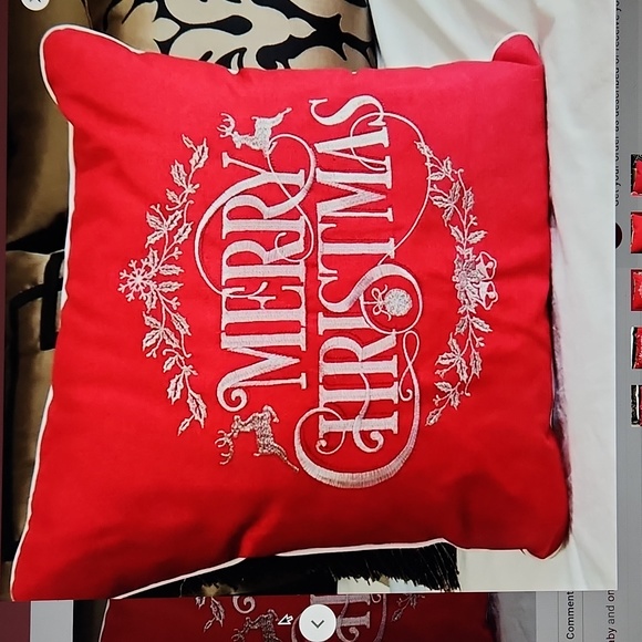 2 Lovely Red holiday pillows - Picture 3 of 5